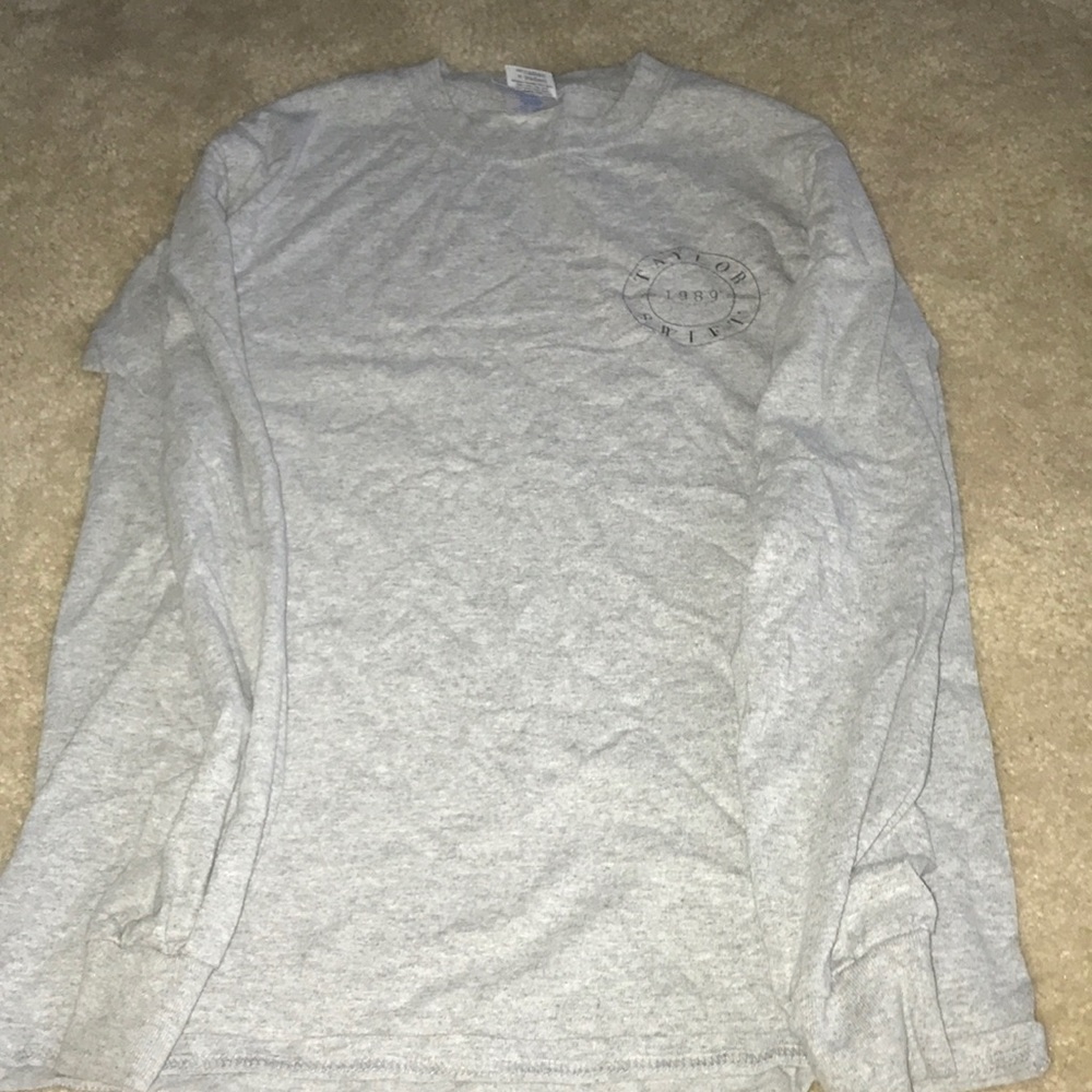 Taylor Swift 1989 t-shirt size small